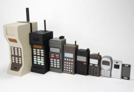 mobile-phone-evolution-matryoshka-dolls(1)